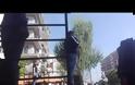 Ο βουλευτής Αρ. Φωκάς απολαμβάνει το συνθήμα «να καεί η Βουλή» (βίντεο)