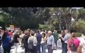 Πάτρα: Αντιεξουσιαστές πήραν στο κυνήγι και πέταξαν πέτρες σε συνδικαλιστές, πολιτικούς και δημοσιογράφους [vids]