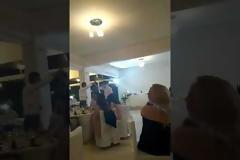Γαμπρός στην Αμφιλοχία σταματάει το γλέντι και τραγουδάει τον ύμνο του Παναθηναικού! (video)