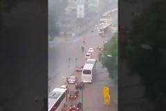 ΠΛΗΜΜΥΡΙΣΕ Η ΘΕΣΣΑΛΟΝΙΚΗ ΑΠΟ ΙΣΧΥΡΗ ΝΕΡΟΠΟΝΤΗ