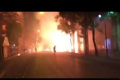 Νύχτα «κόλαση»: Σοβαρά επεισόδια μεταξύ οπαδών και ΜΑΤ (ΦΩΤΟ & ΒΙΝΤΕΟ)