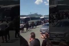 Προκλητικά βίντεο - Οπαδοί του ΠΑΟΚ με συνθήματα κατά της Αθήνας με το που πάτησαν το πόδι τους στις Αφίδνες [video]
