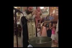 Αυτό είναι το βίντεο που έχει εξοργίσει τους ορθόδοξους χριστιανούς [video]