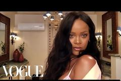 H Rihanna σου δείχνει πως βάφεται σε 10 λεπτά σε ένα διασκεδαστικό βίντεο